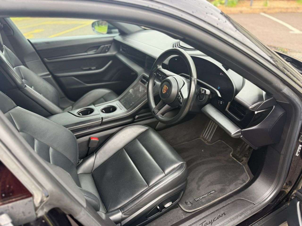 A 2022 PORSCHE TAYCAN Performance Plus 93.4kWh Saloon 4dr Electric Auto RWD (11kW Charger) (476 p A 2022 PORSCHE TAYCAN Performance Plus 93.4kWh Saloon 4dr Electric Auto RWD (11kW Charger) (476 p