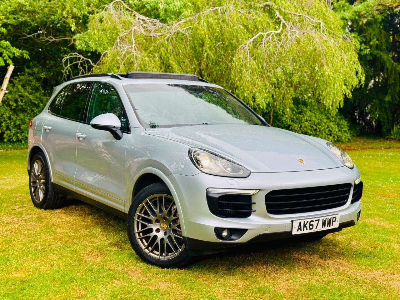 A 2017 PORSCHE CAYENNE 3.0 TD V6 Platinum Edition SUV 5dr Diesel TiptronicS 4WD Euro 6 (s/s) (262 A 2017 PORSCHE CAYENNE 3.0 TD V6 Platinum Edition SUV 5dr Diesel TiptronicS 4WD Euro 6 (s/s) (262