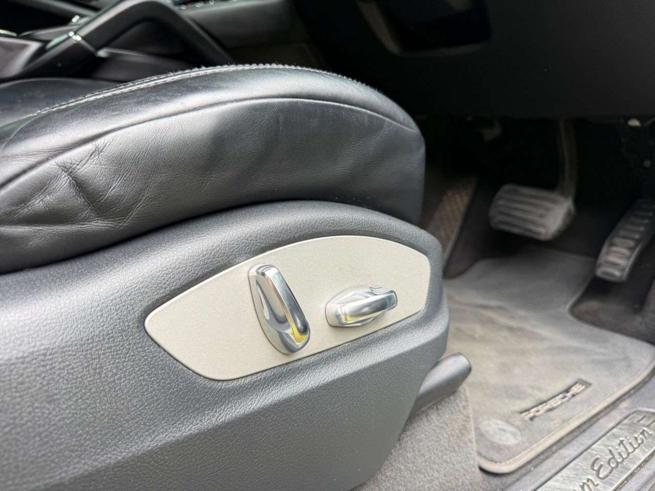 2017 PORSCHE CAYENNE 2017 PORSCHE CAYENNE
