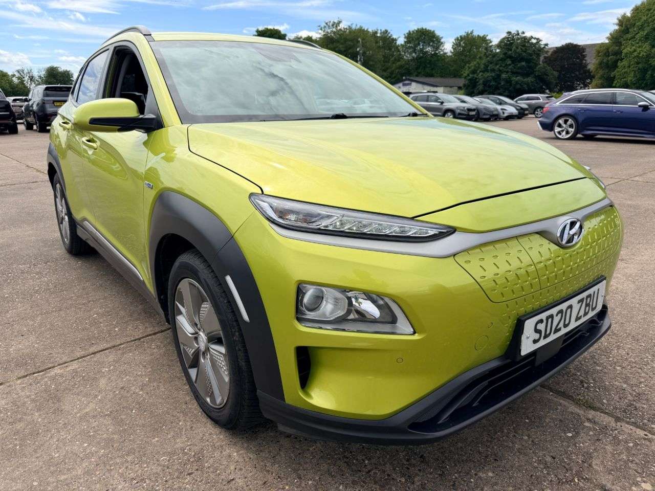 A 2020 HYUNDAI KONA 64kWh Premium SUV 5dr Electric Auto (7kW Charger) (204 ps) A 2020 HYUNDAI KONA 64kWh Premium SUV 5dr Electric Auto (7kW Charger) (204 ps)