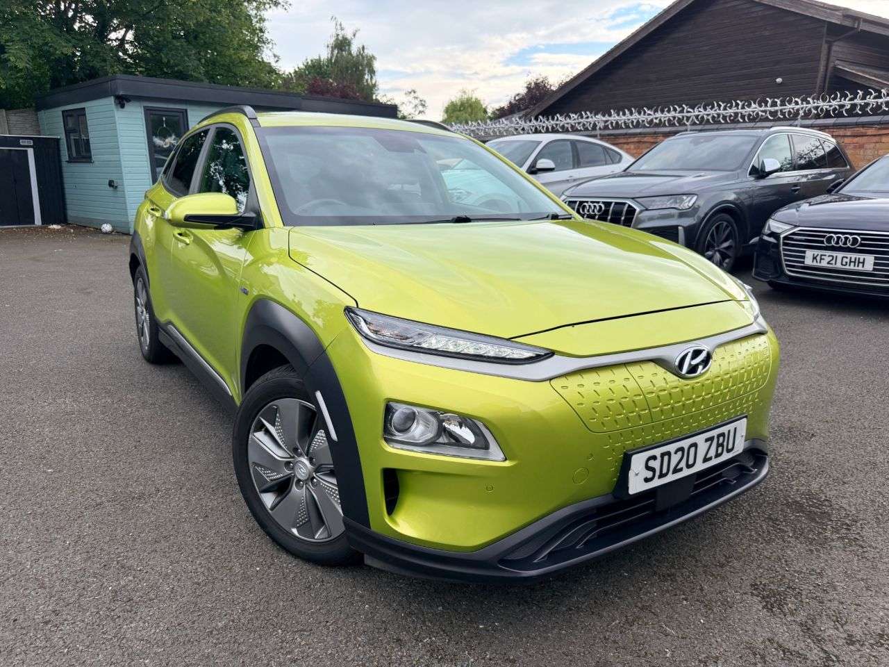 A 2020 HYUNDAI KONA 64kWh Premium SUV 5dr Electric Auto (7kW Charger) (204 ps) A 2020 HYUNDAI KONA 64kWh Premium SUV 5dr Electric Auto (7kW Charger) (204 ps)