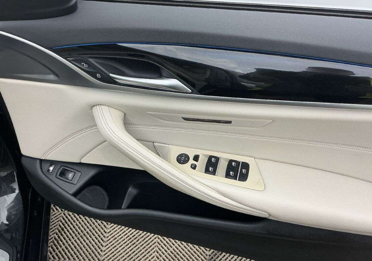 2021 BMW 5 SERIES 2021 BMW 5 SERIES