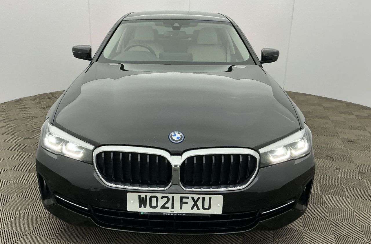A 2021 BMW 5 SERIES 2.0 530e 12kWh SE Saloon 4dr Petrol Plug-in Hybrid Steptronic xDrive Euro 6 A 2021 BMW 5 SERIES 2.0 530e 12kWh SE Saloon 4dr Petrol Plug-in Hybrid Steptronic xDrive Euro 6