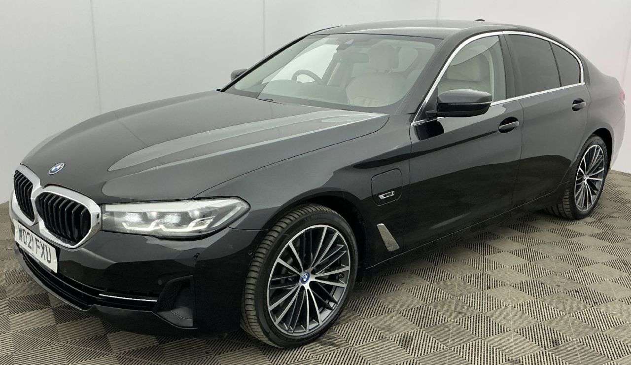 A 2021 BMW 5 SERIES 2.0 530e 12kWh SE Saloon 4dr Petrol Plug-in Hybrid Steptronic xDrive Euro 6 A 2021 BMW 5 SERIES 2.0 530e 12kWh SE Saloon 4dr Petrol Plug-in Hybrid Steptronic xDrive Euro 6