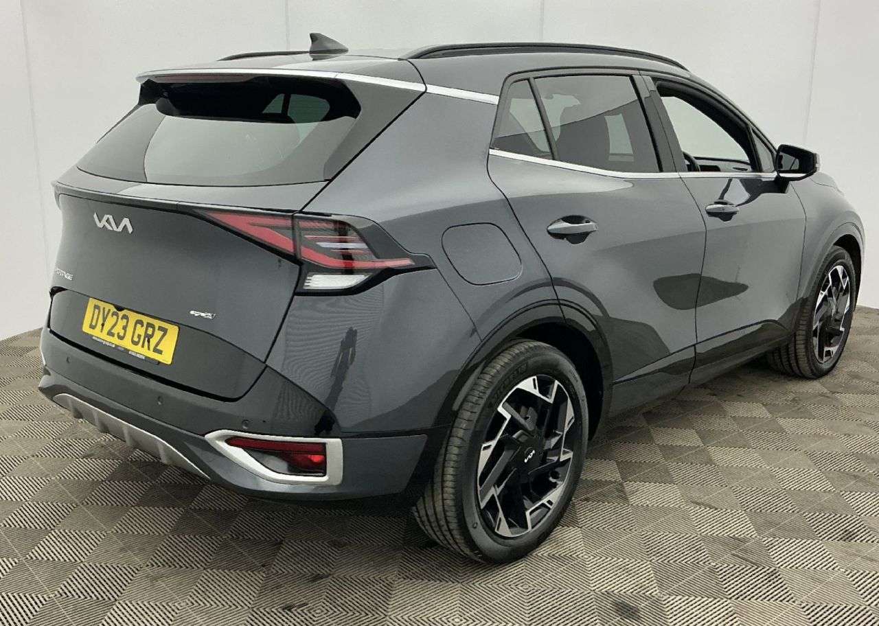 A 2023 KIA SPORTAGE 1.6 T-GDi 13.8kWh GT-Line SUV 5dr Petrol Plug-in Hybrid Auto AWD Euro 6 (s/ A 2023 KIA SPORTAGE 1.6 T-GDi 13.8kWh GT-Line SUV 5dr Petrol Plug-in Hybrid Auto AWD Euro 6 (s/
