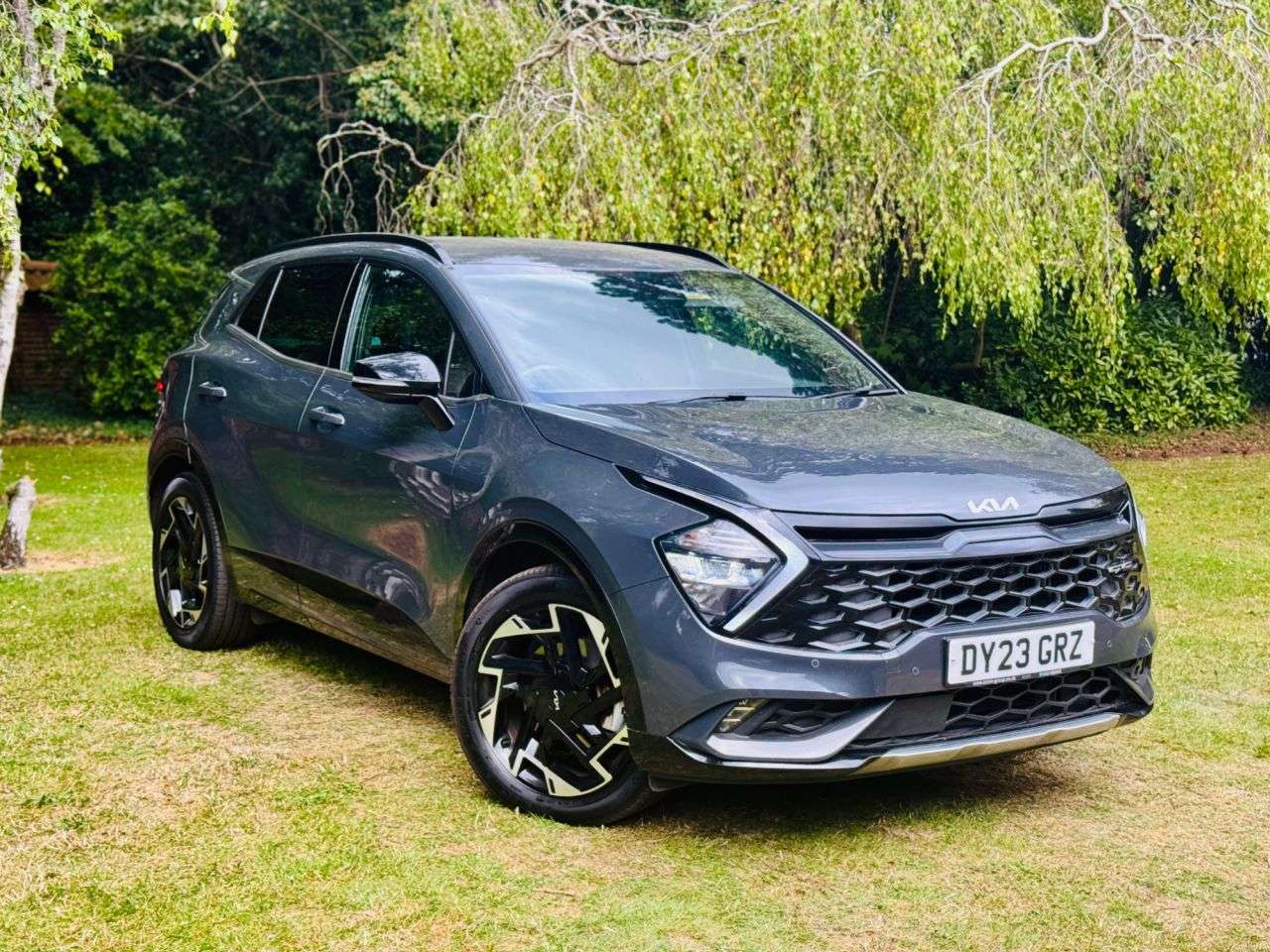 A 2023 KIA SPORTAGE 1.6 T-GDi 13.8kWh GT-Line SUV 5dr Petrol Plug-in Hybrid Auto AWD Euro 6 (s/ A 2023 KIA SPORTAGE 1.6 T-GDi 13.8kWh GT-Line SUV 5dr Petrol Plug-in Hybrid Auto AWD Euro 6 (s/