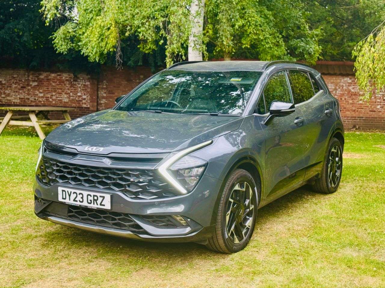 A 2023 KIA SPORTAGE 1.6 T-GDi 13.8kWh GT-Line SUV 5dr Petrol Plug-in Hybrid Auto AWD Euro 6 (s/ A 2023 KIA SPORTAGE 1.6 T-GDi 13.8kWh GT-Line SUV 5dr Petrol Plug-in Hybrid Auto AWD Euro 6 (s/