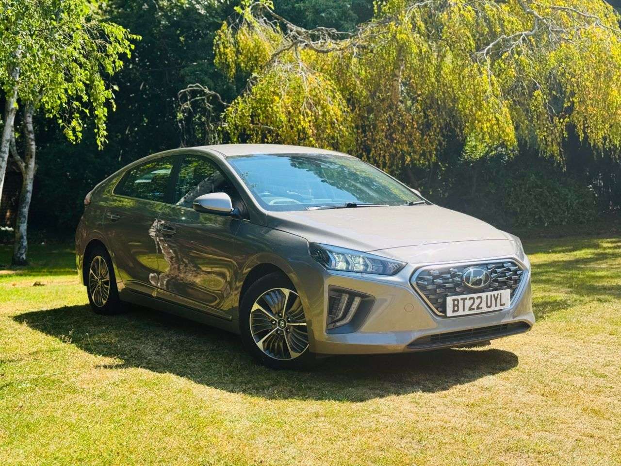 A 2022 HYUNDAI IONIQ 1.6 h-GDi 8.9kWh Premium Hatchback 5dr Petrol Plug-in Hybrid DCT Euro 6 (s/ A 2022 HYUNDAI IONIQ 1.6 h-GDi 8.9kWh Premium Hatchback 5dr Petrol Plug-in Hybrid DCT Euro 6 (s/