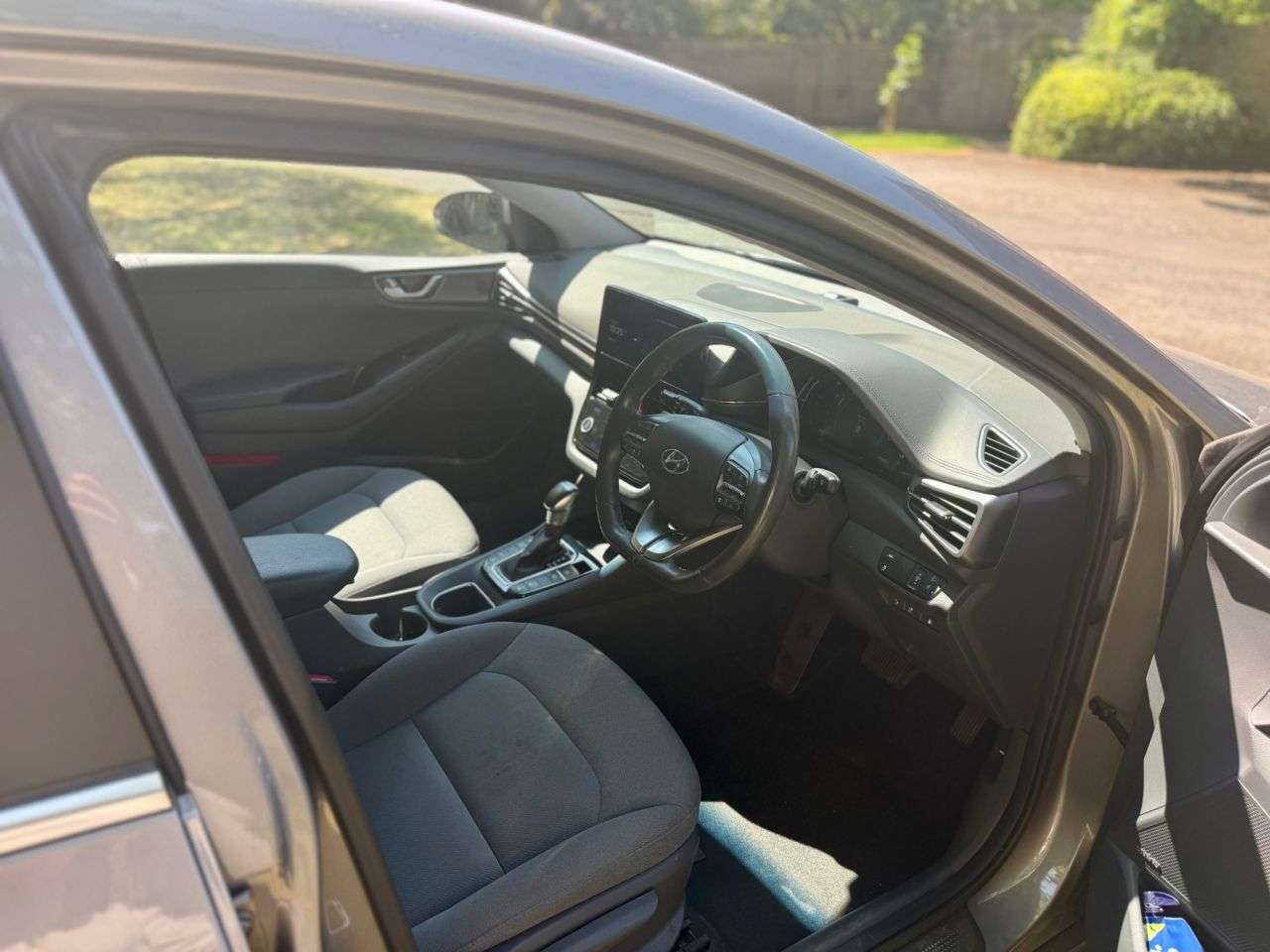 A 2022 HYUNDAI IONIQ 1.6 h-GDi 8.9kWh Premium Hatchback 5dr Petrol Plug-in Hybrid DCT Euro 6 (s/ A 2022 HYUNDAI IONIQ 1.6 h-GDi 8.9kWh Premium Hatchback 5dr Petrol Plug-in Hybrid DCT Euro 6 (s/