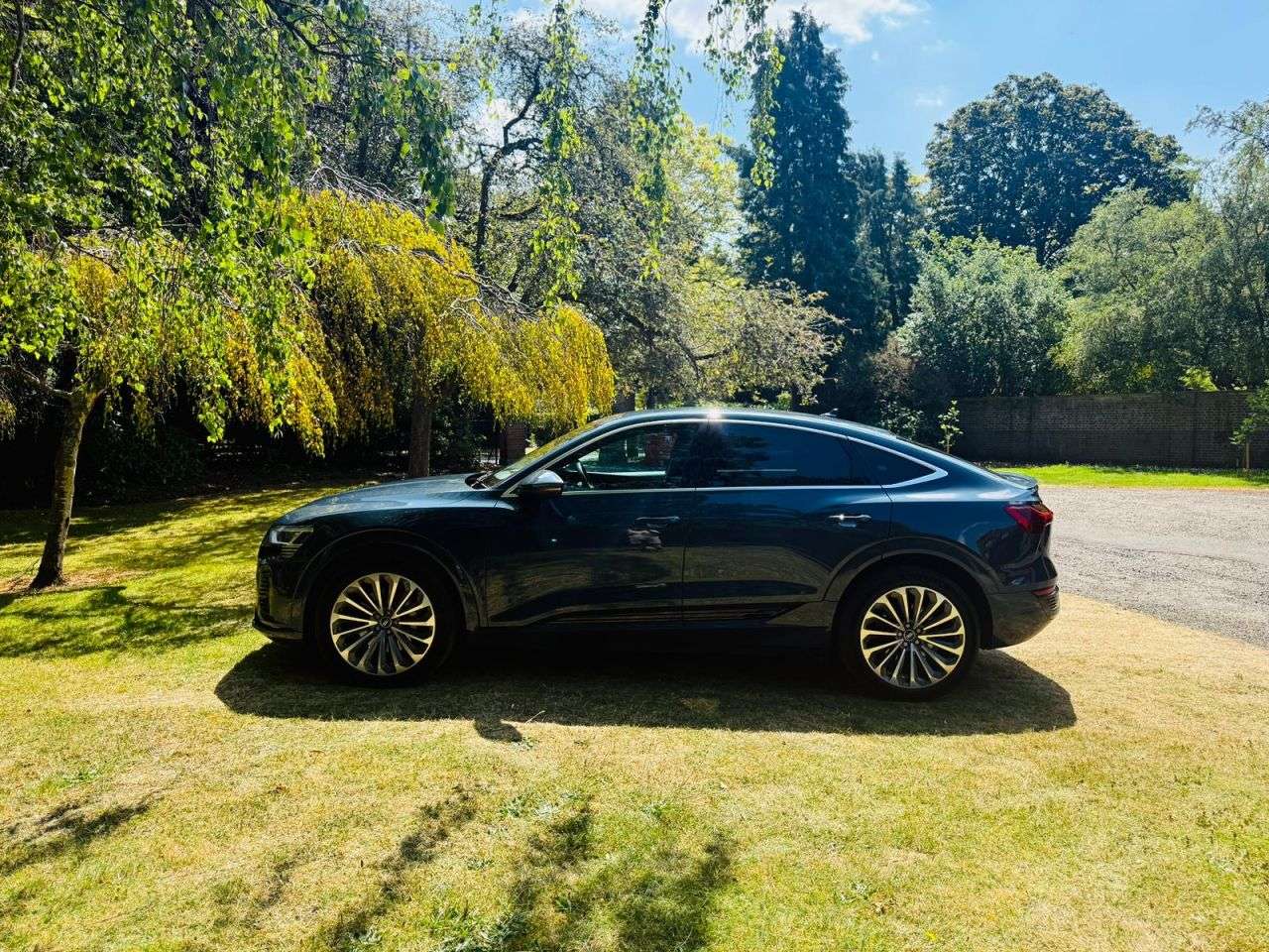 A 2023 AUDI Q8 E-TRON 55 S line Sportback 5dr Electric Auto quattro 114kWh (11kW Charger) (408 ps A 2023 AUDI Q8 E-TRON 55 S line Sportback 5dr Electric Auto quattro 114kWh (11kW Charger) (408 ps