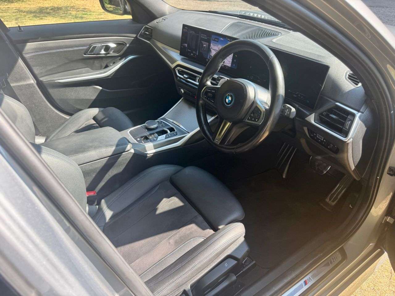 A 2023 BMW 3 SERIES 2.0 330e 12kWh M Sport Touring 5dr Petrol Plug-in Hybrid Auto Euro 6 (s/s) A 2023 BMW 3 SERIES 2.0 330e 12kWh M Sport Touring 5dr Petrol Plug-in Hybrid Auto Euro 6 (s/s)