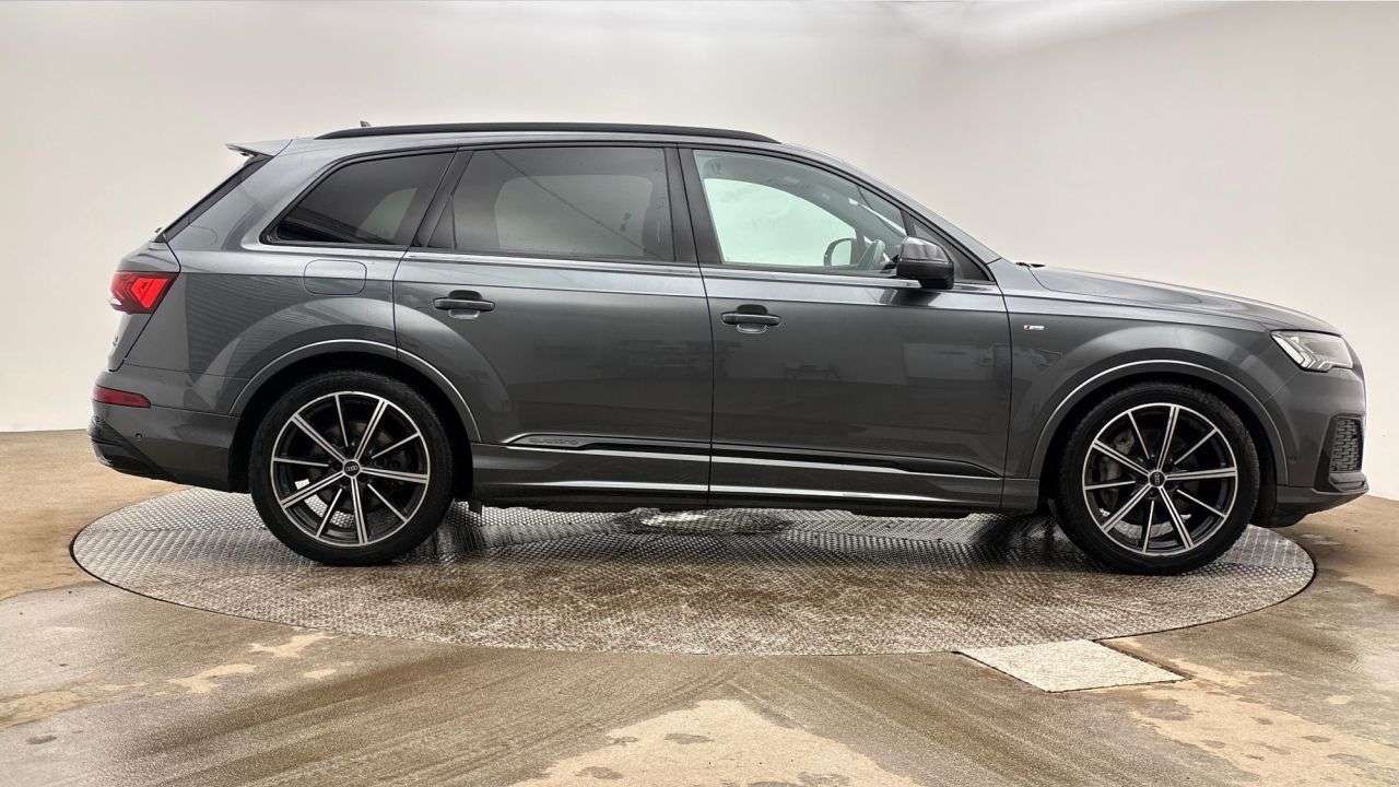 A 2021 AUDI Q7 3.0 TDI V6 50 Black Edition SUV 5dr Diesel Tiptronic quattro Euro 6 (s/s) ( A 2021 AUDI Q7 3.0 TDI V6 50 Black Edition SUV 5dr Diesel Tiptronic quattro Euro 6 (s/s) (