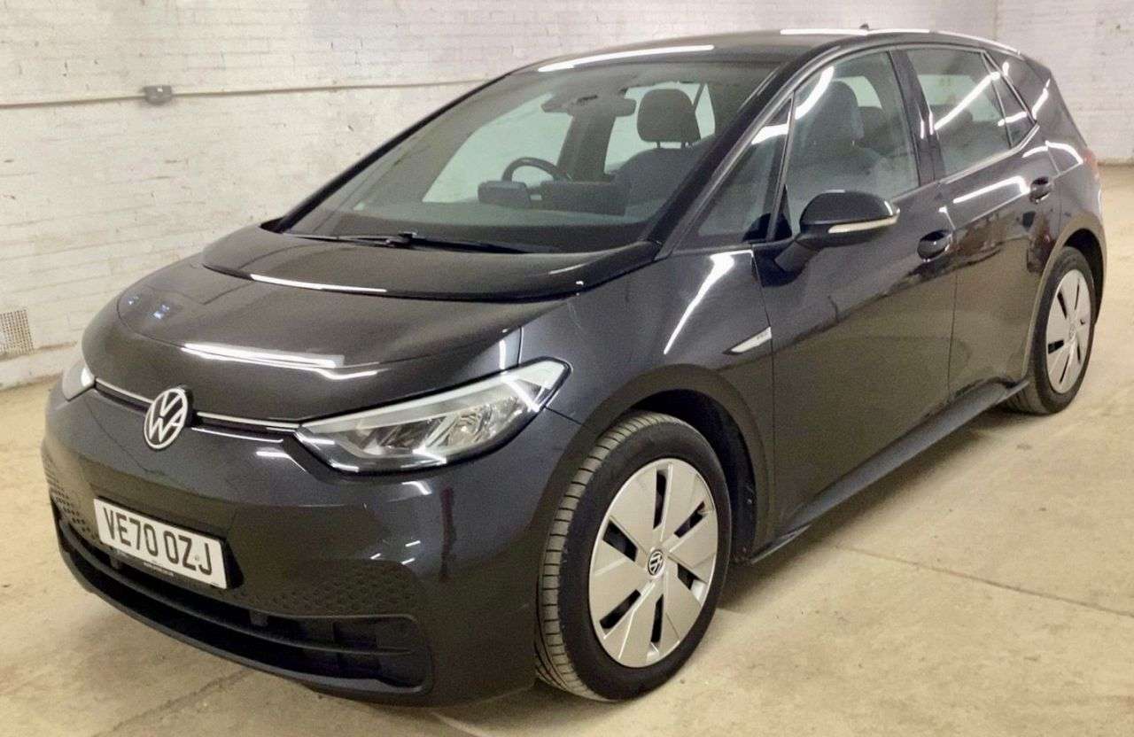 A 2020 VOLKSWAGEN ID.3 Pro Performance 58kWh Life Hatchback 5dr Electric Auto (204 ps) A 2020 VOLKSWAGEN ID.3 Pro Performance 58kWh Life Hatchback 5dr Electric Auto (204 ps)