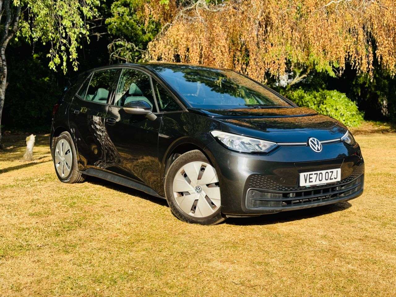 A 2020 VOLKSWAGEN ID.3 Pro Performance 58kWh Life Hatchback 5dr Electric Auto (204 ps) A 2020 VOLKSWAGEN ID.3 Pro Performance 58kWh Life Hatchback 5dr Electric Auto (204 ps)