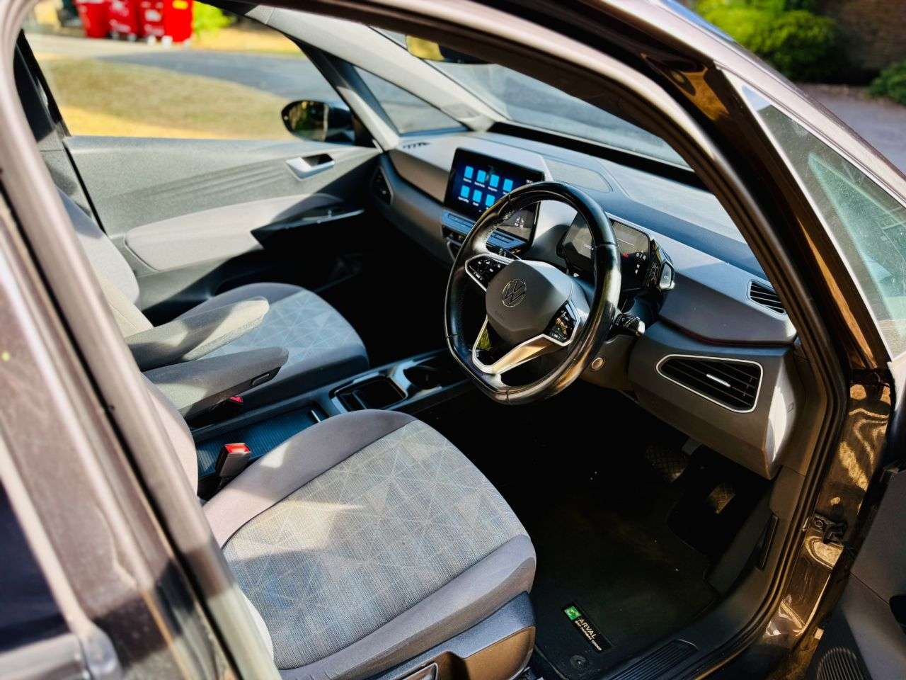 A 2020 VOLKSWAGEN ID.3 Pro Performance 58kWh Life Hatchback 5dr Electric Auto (204 ps) A 2020 VOLKSWAGEN ID.3 Pro Performance 58kWh Life Hatchback 5dr Electric Auto (204 ps)