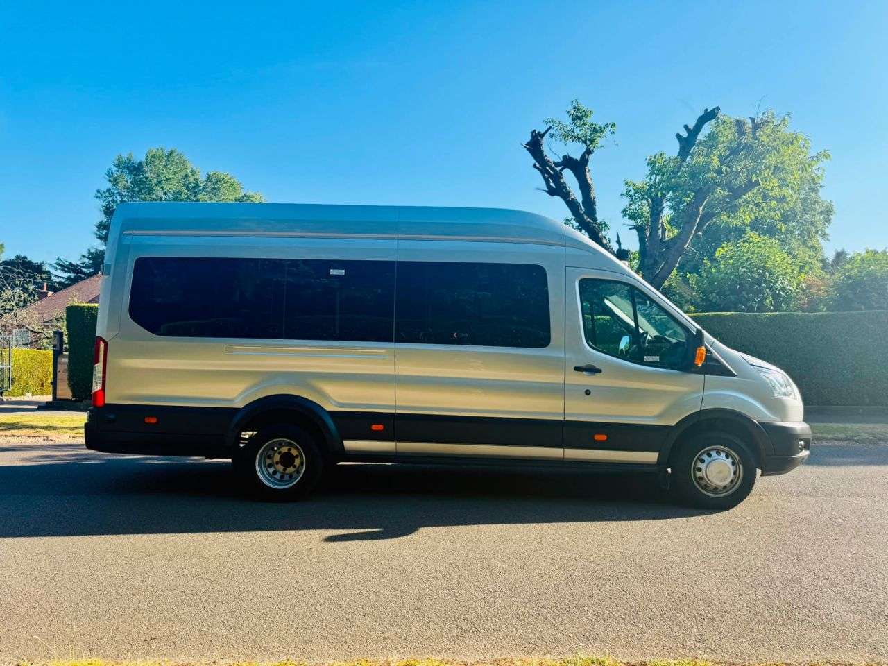 A 2018 FORD TRANSIT 2.2 TDCi 460 HDT Trend Minibus 5dr Diesel Manual L4 H3 (17 Seats) (196 g/km A 2018 FORD TRANSIT 2.2 TDCi 460 HDT Trend Minibus 5dr Diesel Manual L4 H3 (17 Seats) (196 g/km