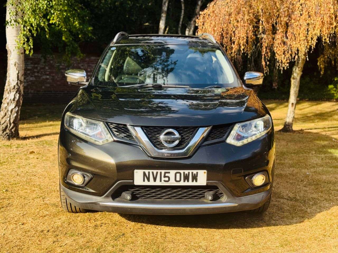 A 2015 NISSAN X-TRAIL 1.6 dCi Tekna SUV 5dr Diesel Manual 4WD Euro 5 (s/s) (130 ps) A 2015 NISSAN X-TRAIL 1.6 dCi Tekna SUV 5dr Diesel Manual 4WD Euro 5 (s/s) (130 ps)