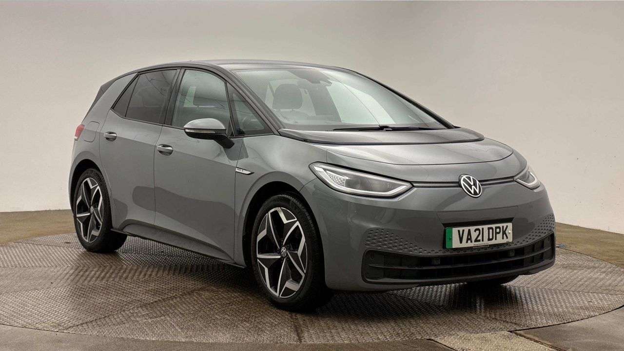 A 2021 VOLKSWAGEN ID.3 Pro S 77kWh Tour Hatchback 5dr Electric Auto (204 ps) A 2021 VOLKSWAGEN ID.3 Pro S 77kWh Tour Hatchback 5dr Electric Auto (204 ps)