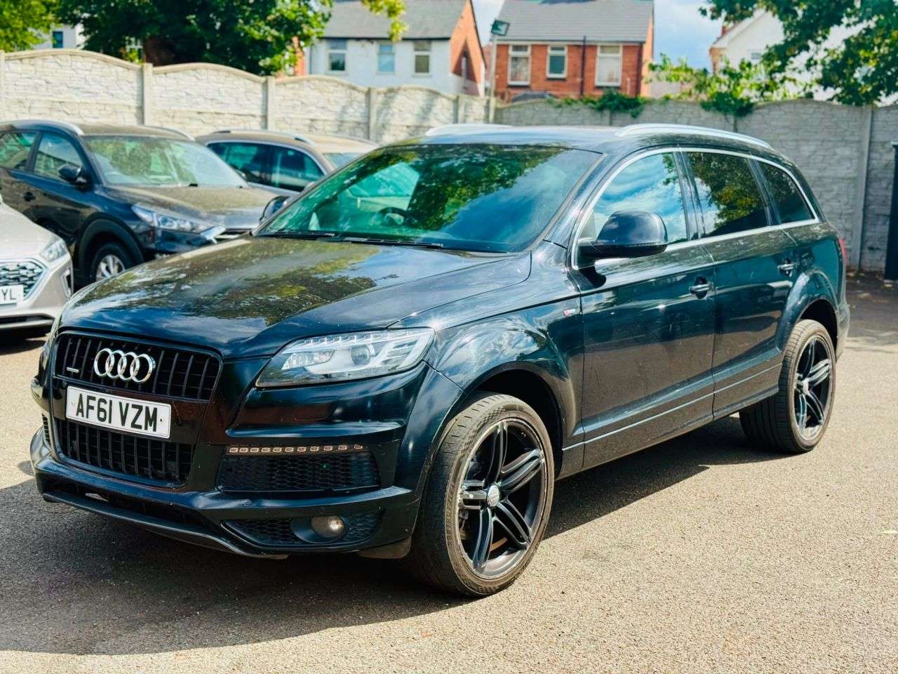 A 2011 AUDI Q7 3.0 TDI V6 S line SUV 5dr Diesel Tiptronic quattro Euro 5 (s/s) (245 ps) A 2011 AUDI Q7 3.0 TDI V6 S line SUV 5dr Diesel Tiptronic quattro Euro 5 (s/s) (245 ps)