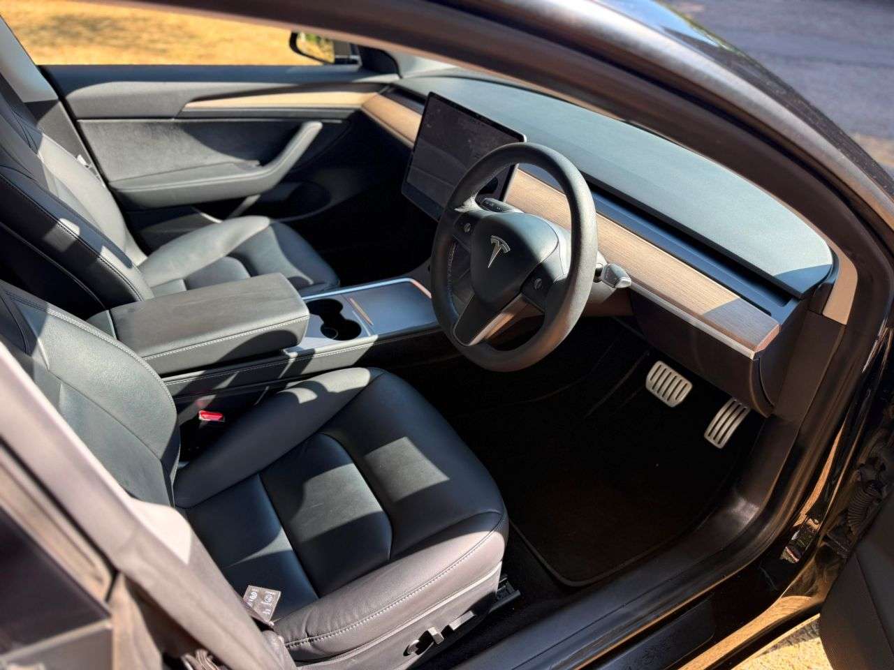 A 2021 TESLA MODEL 3 (Dual Motor) Performance Saloon 4dr Electric Auto 4WDE (Performance Upgrade A 2021 TESLA MODEL 3 (Dual Motor) Performance Saloon 4dr Electric Auto 4WDE (Performance Upgrade