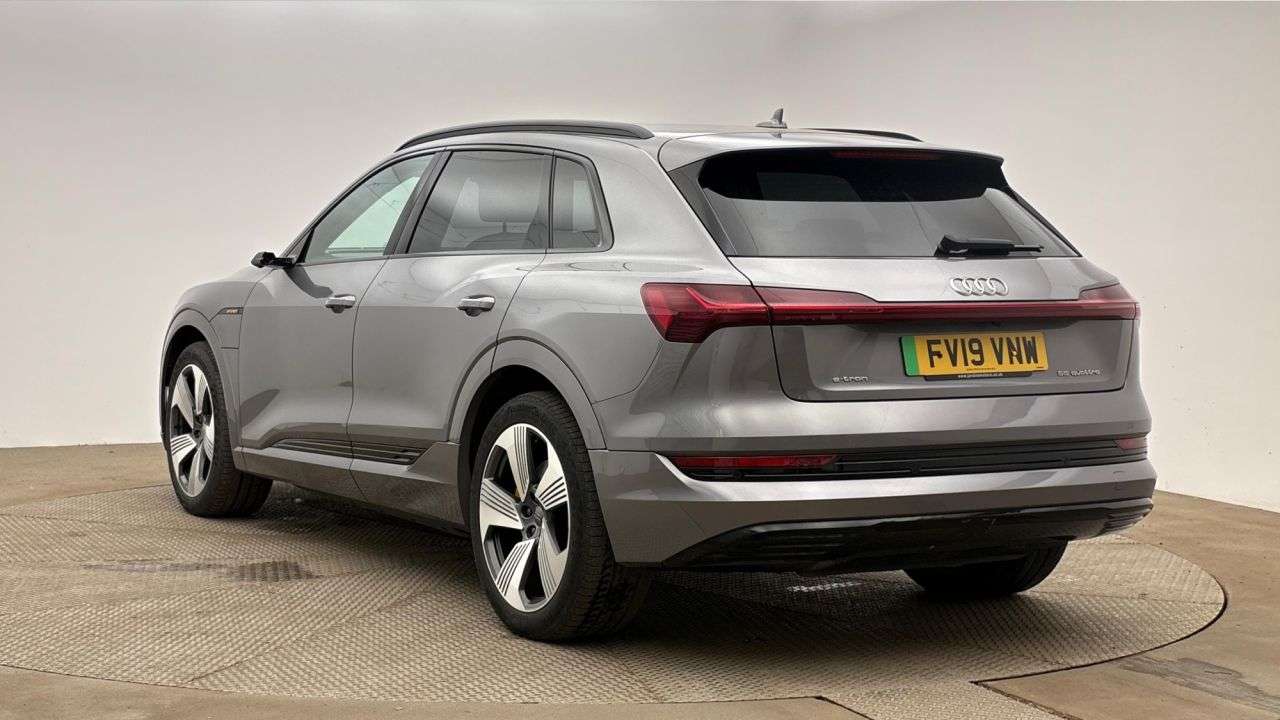 A 2019 AUDI E-TRON 55 Launch Edition SUV 5dr Electric Auto quattro 95kWh (408 ps) A 2019 AUDI E-TRON 55 Launch Edition SUV 5dr Electric Auto quattro 95kWh (408 ps)