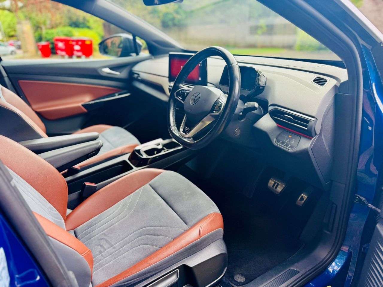 A 2021 VOLKSWAGEN ID.4 Pro Performance 77kWh 1ST Edition SUV 5dr Electric Auto (204 ps) A 2021 VOLKSWAGEN ID.4 Pro Performance 77kWh 1ST Edition SUV 5dr Electric Auto (204 ps)