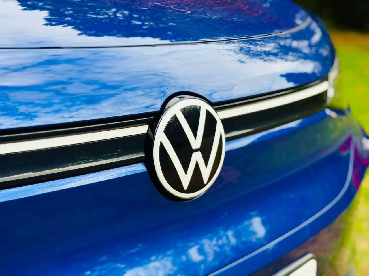 A 2021 VOLKSWAGEN ID.4 Pro Performance 77kWh 1ST Edition SUV 5dr Electric Auto (204 ps) A 2021 VOLKSWAGEN ID.4 Pro Performance 77kWh 1ST Edition SUV 5dr Electric Auto (204 ps)