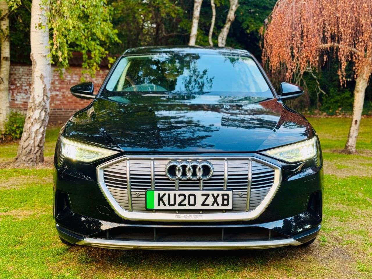 A 2020 AUDI E-TRON 55 SUV 5dr Electric Auto quattro 95kWh (408 ps) A 2020 AUDI E-TRON 55 SUV 5dr Electric Auto quattro 95kWh (408 ps)