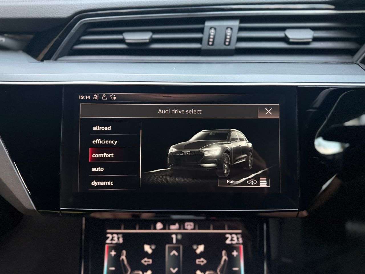 2020 AUDI E-TRON 2020 AUDI E-TRON