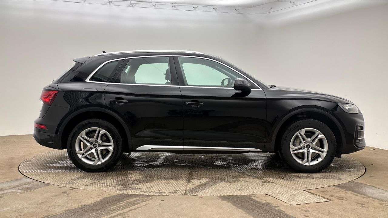 A 2023 AUDI Q5 2.0 TFSIe 50 Sport SUV 5dr Petrol Plug-in Hybrid S Tronic quattro Euro 6 (s A 2023 AUDI Q5 2.0 TFSIe 50 Sport SUV 5dr Petrol Plug-in Hybrid S Tronic quattro Euro 6 (s