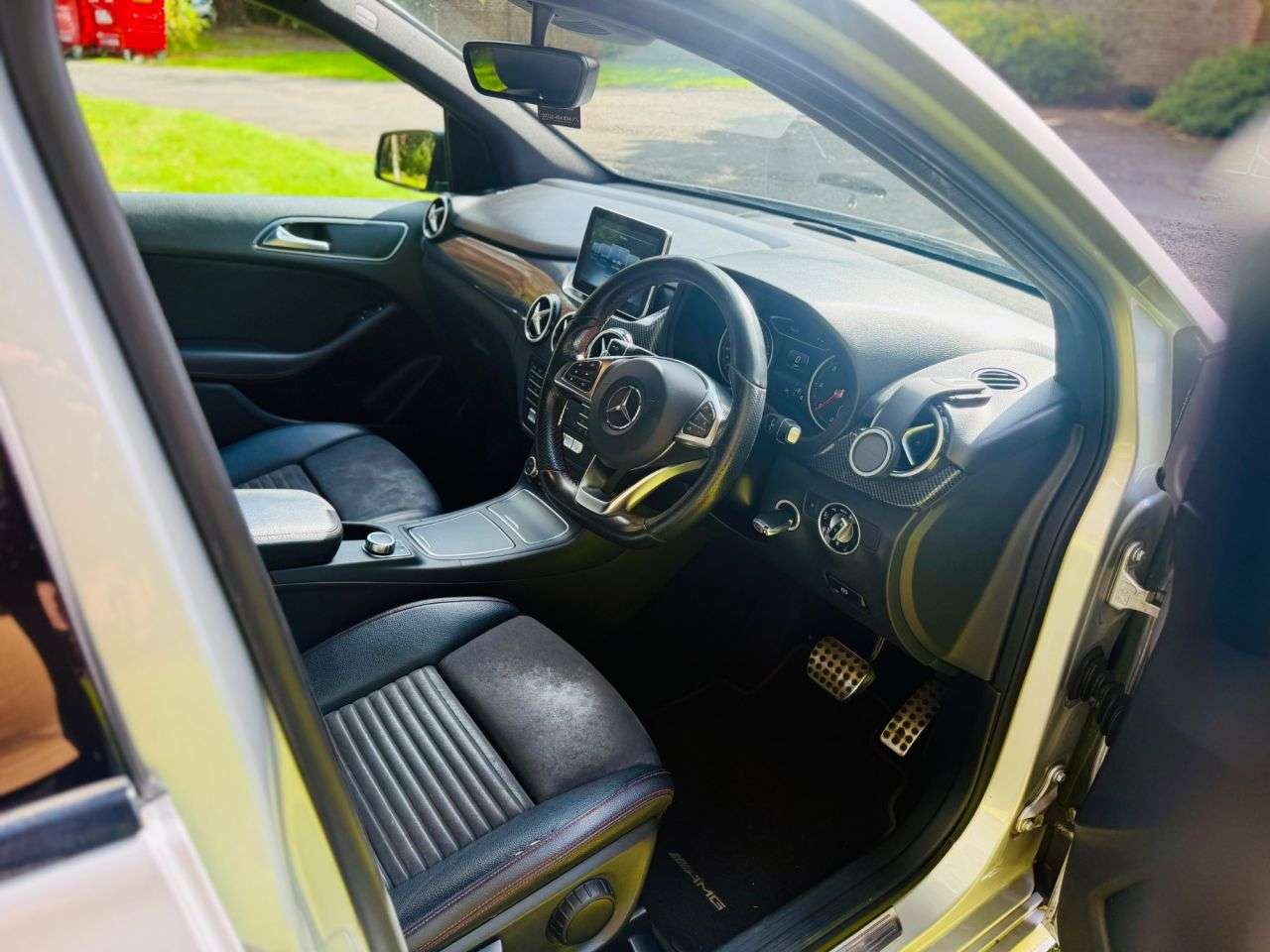 A 2016 MERCEDES-BENZ B CLASS 1.5 B180d AMG Line (Premium) MPV 5dr Diesel 7G-DCT Euro 6 (s/s) (109 ps) A 2016 MERCEDES-BENZ B CLASS 1.5 B180d AMG Line (Premium) MPV 5dr Diesel 7G-DCT Euro 6 (s/s) (109 ps)