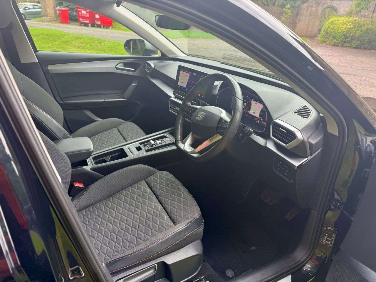 A 2021 SEAT LEON 1.4 eHybrid 12.8kWh FR Hatchback 5dr Petrol Plug-in Hybrid DSG Euro 6 (s/s) A 2021 SEAT LEON 1.4 eHybrid 12.8kWh FR Hatchback 5dr Petrol Plug-in Hybrid DSG Euro 6 (s/s)