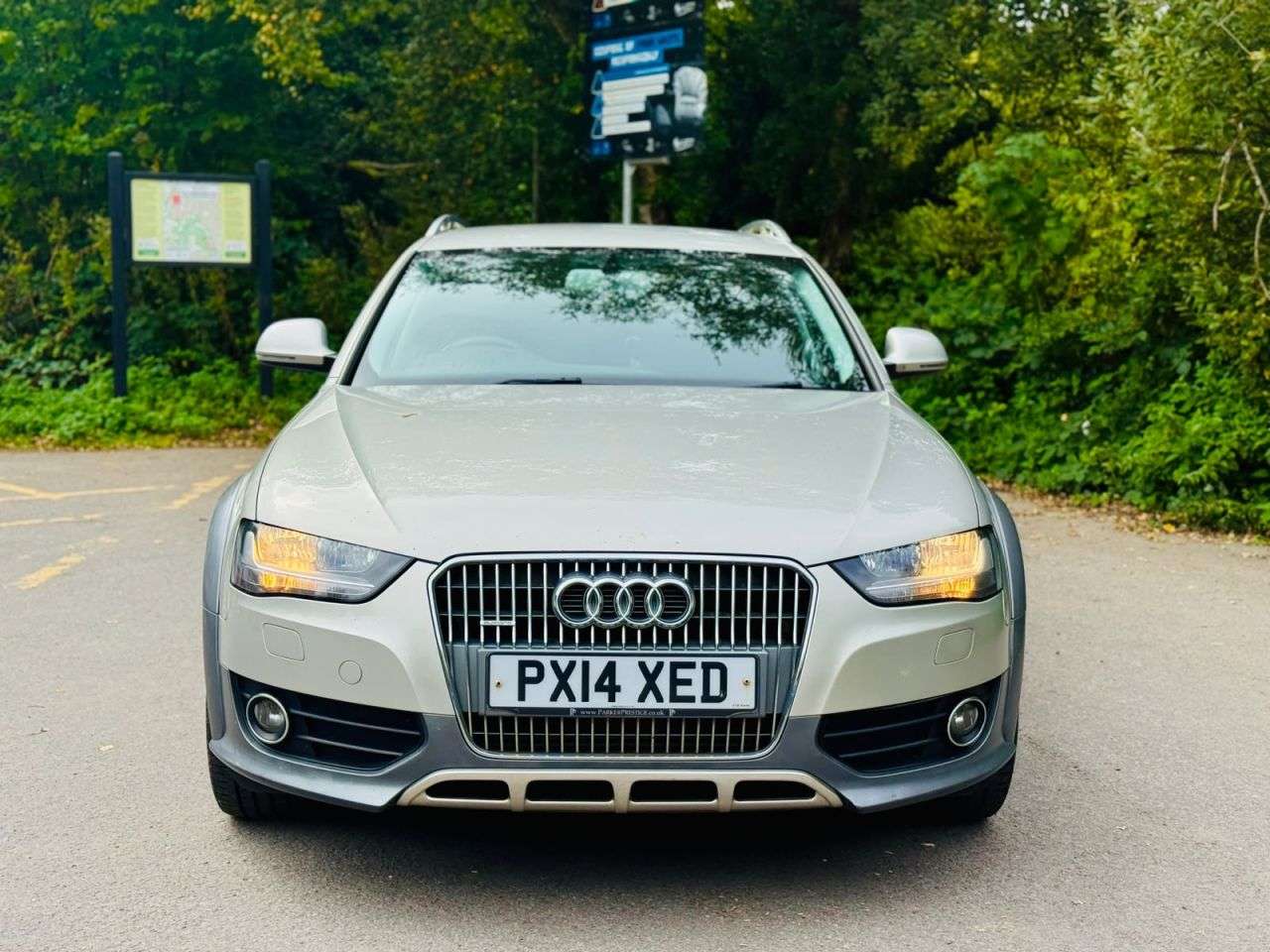 A 2014 AUDI A4 ALLROAD 2.0 TDI Estate 5dr Diesel S Tronic quattro Euro 5 (s/s) (177 ps) A 2014 AUDI A4 ALLROAD 2.0 TDI Estate 5dr Diesel S Tronic quattro Euro 5 (s/s) (177 ps)