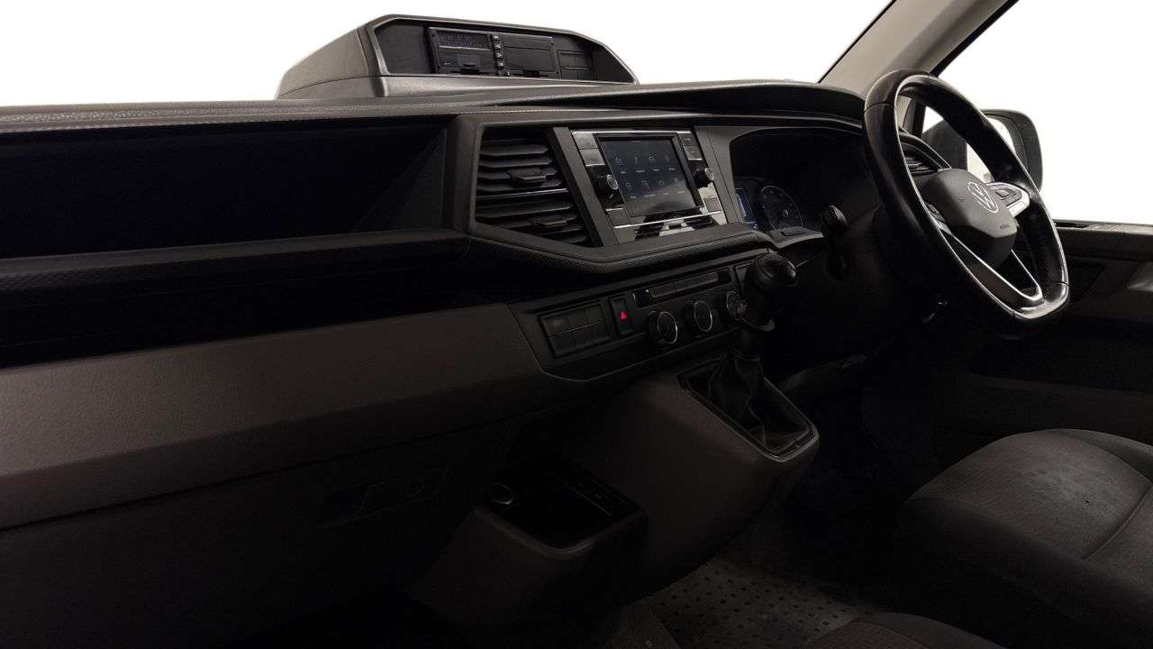 A 2020 VOLKSWAGEN TRANSPORTER 2.0 TDI T30 Startline Panel Van 5dr Diesel Manual FWD SWB Euro 6 (s/s) (110 A 2020 VOLKSWAGEN TRANSPORTER 2.0 TDI T30 Startline Panel Van 5dr Diesel Manual FWD SWB Euro 6 (s/s) (110