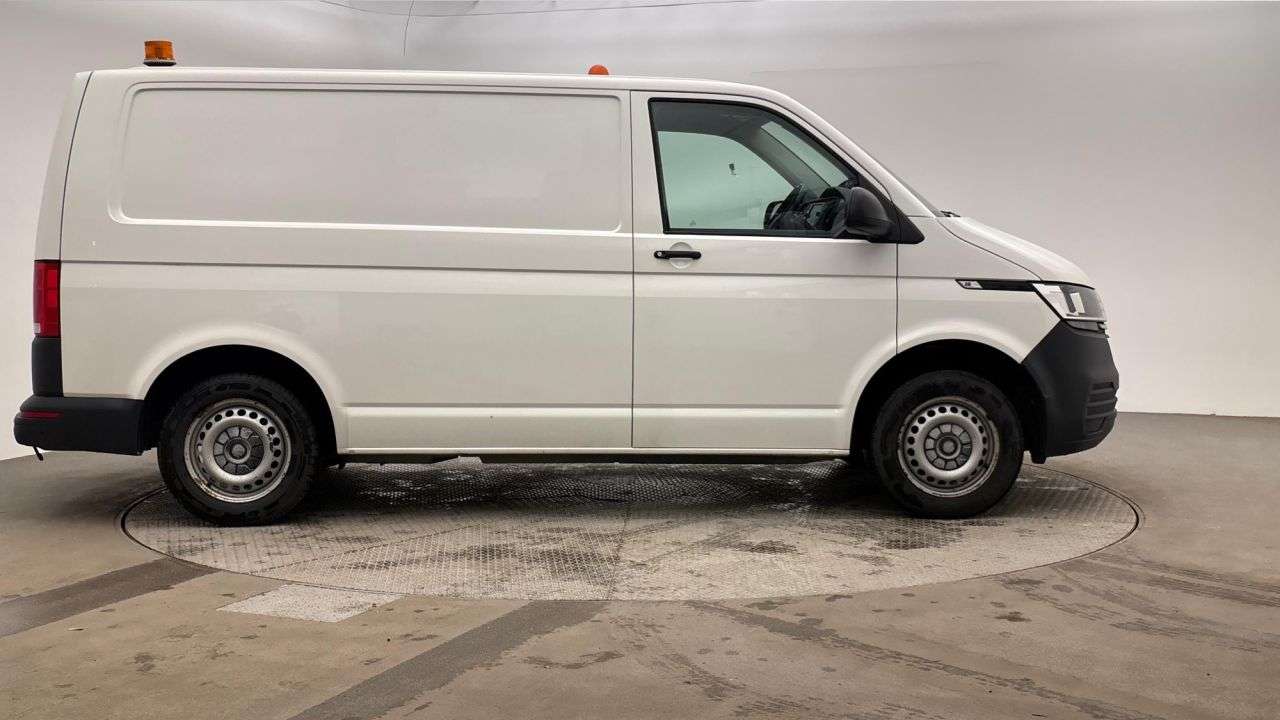 A 2020 VOLKSWAGEN TRANSPORTER 2.0 TDI T30 Startline Panel Van 5dr Diesel Manual FWD SWB Euro 6 (s/s) (110 A 2020 VOLKSWAGEN TRANSPORTER 2.0 TDI T30 Startline Panel Van 5dr Diesel Manual FWD SWB Euro 6 (s/s) (110
