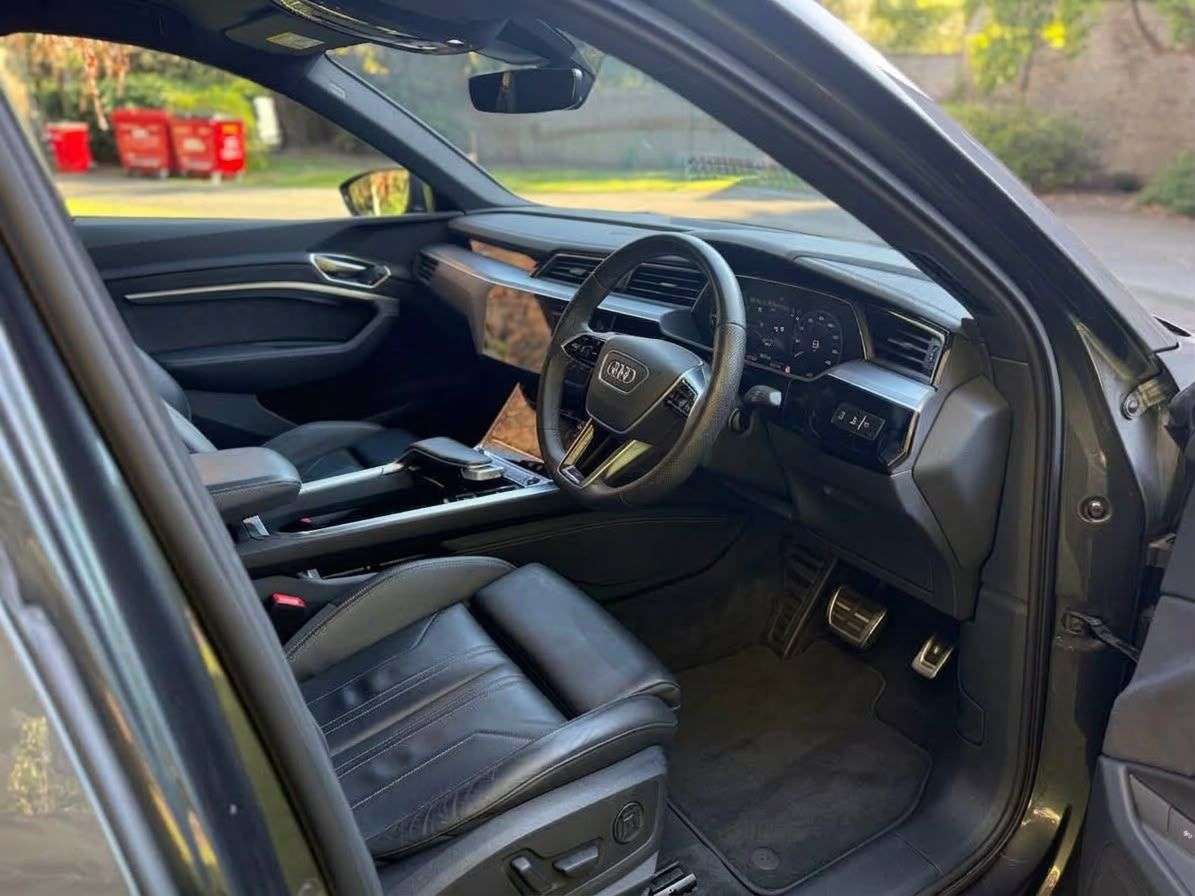 A 2023 AUDI Q8 E-TRON 55 S line Sportback 5dr Electric Auto quattro 114kWh (11kW Charger) (408 ps A 2023 AUDI Q8 E-TRON 55 S line Sportback 5dr Electric Auto quattro 114kWh (11kW Charger) (408 ps
