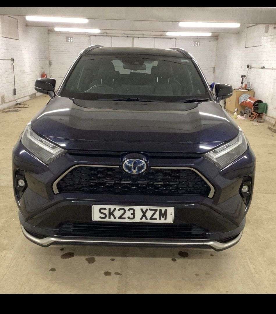 A 2023 TOYOTA RAV4 2.5 VVT 18.1kWh Dynamic SUV 5dr Petrol Plug-in Hybrid CVT 4WD Euro 6 (s/s) A 2023 TOYOTA RAV4 2.5 VVT 18.1kWh Dynamic SUV 5dr Petrol Plug-in Hybrid CVT 4WD Euro 6 (s/s)