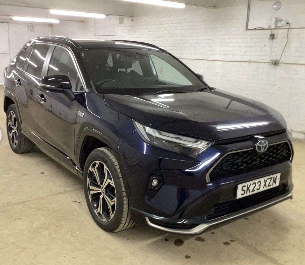 A 2023 TOYOTA RAV4 2.5 VVT 18.1kWh Dynamic SUV 5dr Petrol Plug-in Hybrid CVT 4WD Euro 6 (s/s) A 2023 TOYOTA RAV4 2.5 VVT 18.1kWh Dynamic SUV 5dr Petrol Plug-in Hybrid CVT 4WD Euro 6 (s/s)