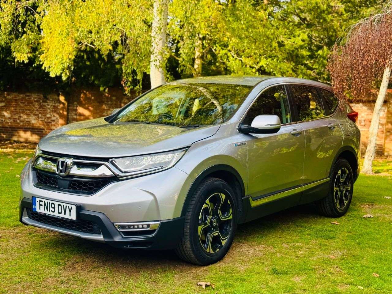 A 2019 HONDA CR-V 2.0 h i-MMD SE SUV 5dr Petrol Hybrid eCVT 4WD Euro 6 (s/s) (184 ps) A 2019 HONDA CR-V 2.0 h i-MMD SE SUV 5dr Petrol Hybrid eCVT 4WD Euro 6 (s/s) (184 ps)