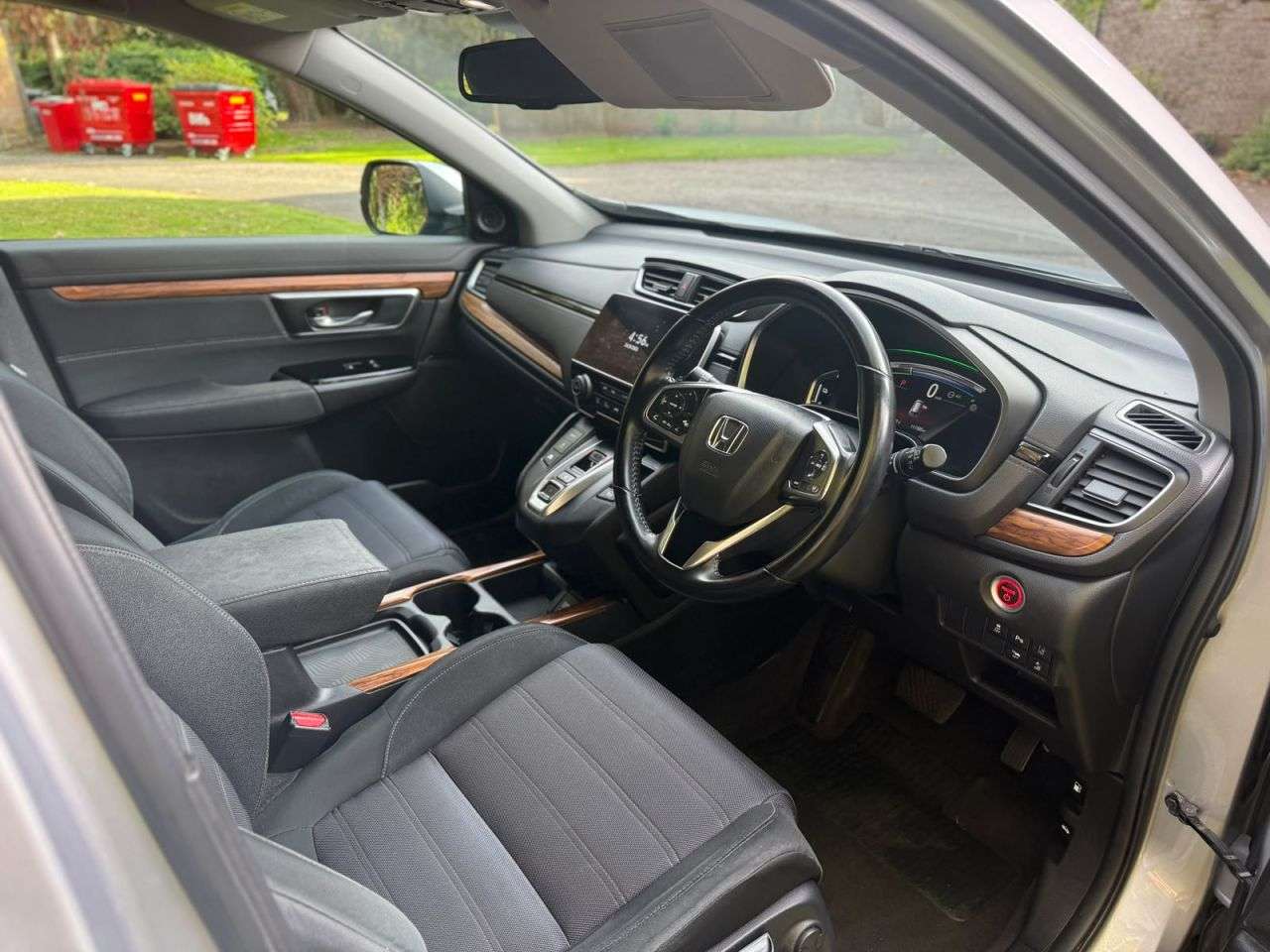 A 2019 HONDA CR-V 2.0 h i-MMD SE SUV 5dr Petrol Hybrid eCVT 4WD Euro 6 (s/s) (184 ps) A 2019 HONDA CR-V 2.0 h i-MMD SE SUV 5dr Petrol Hybrid eCVT 4WD Euro 6 (s/s) (184 ps)
