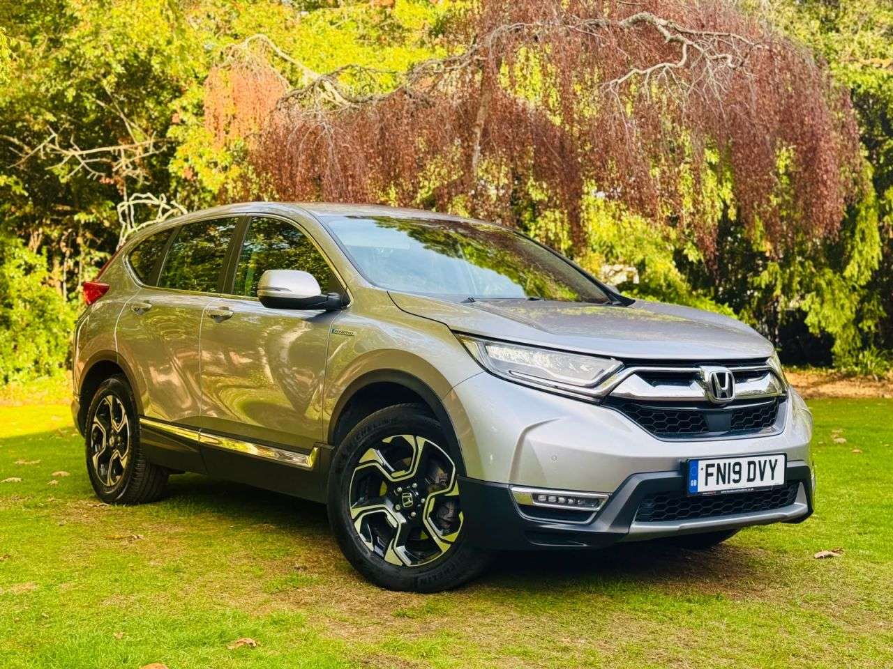 A 2019 HONDA CR-V 2.0 h i-MMD SE SUV 5dr Petrol Hybrid eCVT 4WD Euro 6 (s/s) (184 ps) A 2019 HONDA CR-V 2.0 h i-MMD SE SUV 5dr Petrol Hybrid eCVT 4WD Euro 6 (s/s) (184 ps)