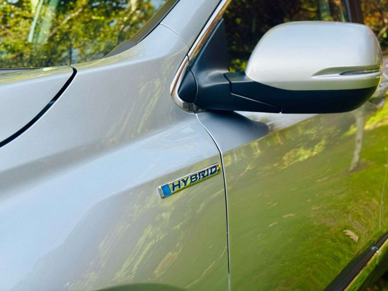 A 2019 HONDA CR-V 2.0 h i-MMD SE SUV 5dr Petrol Hybrid eCVT 4WD Euro 6 (s/s) (184 ps) A 2019 HONDA CR-V 2.0 h i-MMD SE SUV 5dr Petrol Hybrid eCVT 4WD Euro 6 (s/s) (184 ps)