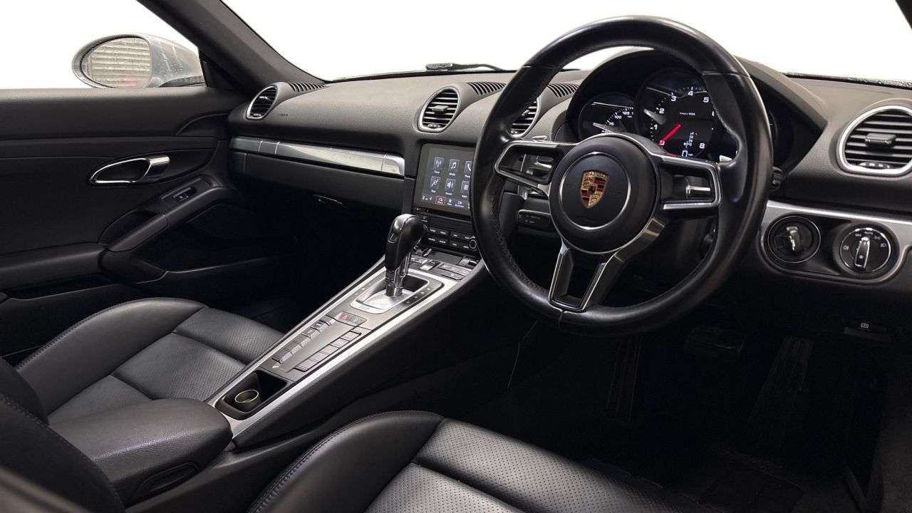 A 2018 PORSCHE 718 CAYMAN 2.0T Coupe 2dr Petrol PDK Euro 6 (s/s) (300 ps) A 2018 PORSCHE 718 CAYMAN 2.0T Coupe 2dr Petrol PDK Euro 6 (s/s) (300 ps)