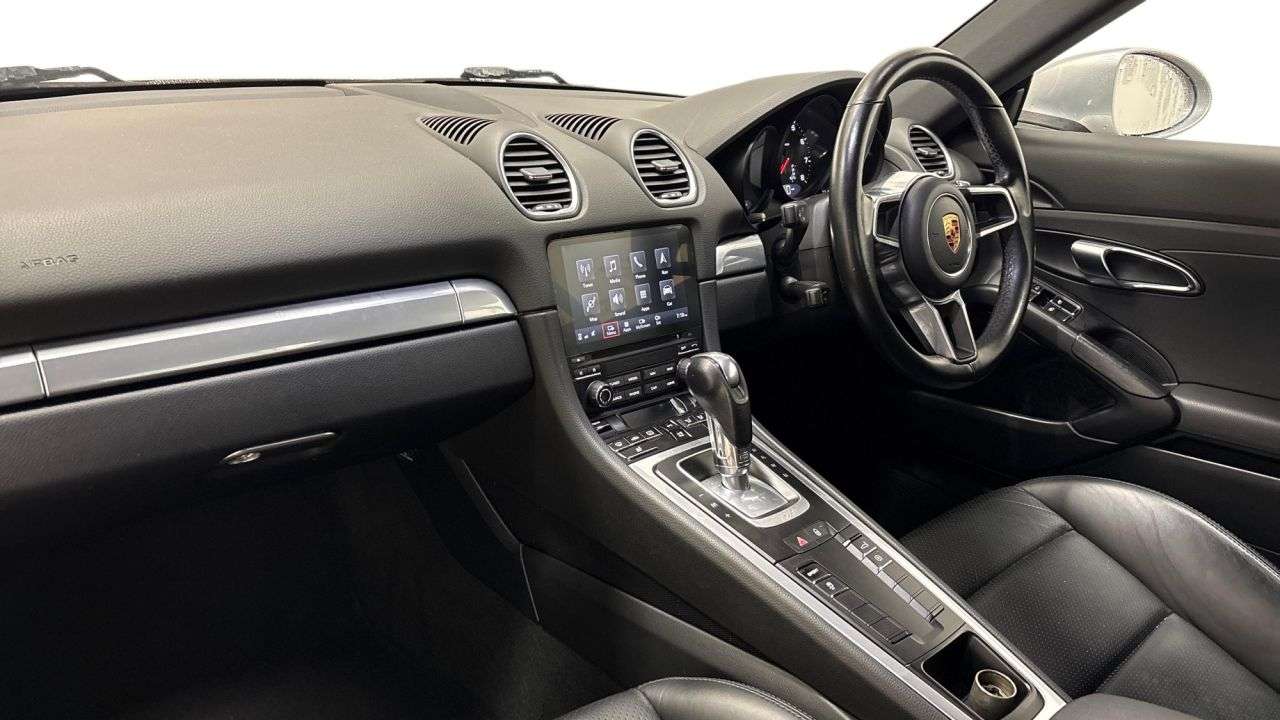 A 2018 PORSCHE 718 CAYMAN 2.0T Coupe 2dr Petrol PDK Euro 6 (s/s) (300 ps) A 2018 PORSCHE 718 CAYMAN 2.0T Coupe 2dr Petrol PDK Euro 6 (s/s) (300 ps)
