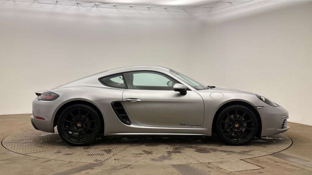A 2018 PORSCHE 718 CAYMAN 2.0T Coupe 2dr Petrol PDK Euro 6 (s/s) (300 ps) A 2018 PORSCHE 718 CAYMAN 2.0T Coupe 2dr Petrol PDK Euro 6 (s/s) (300 ps)
