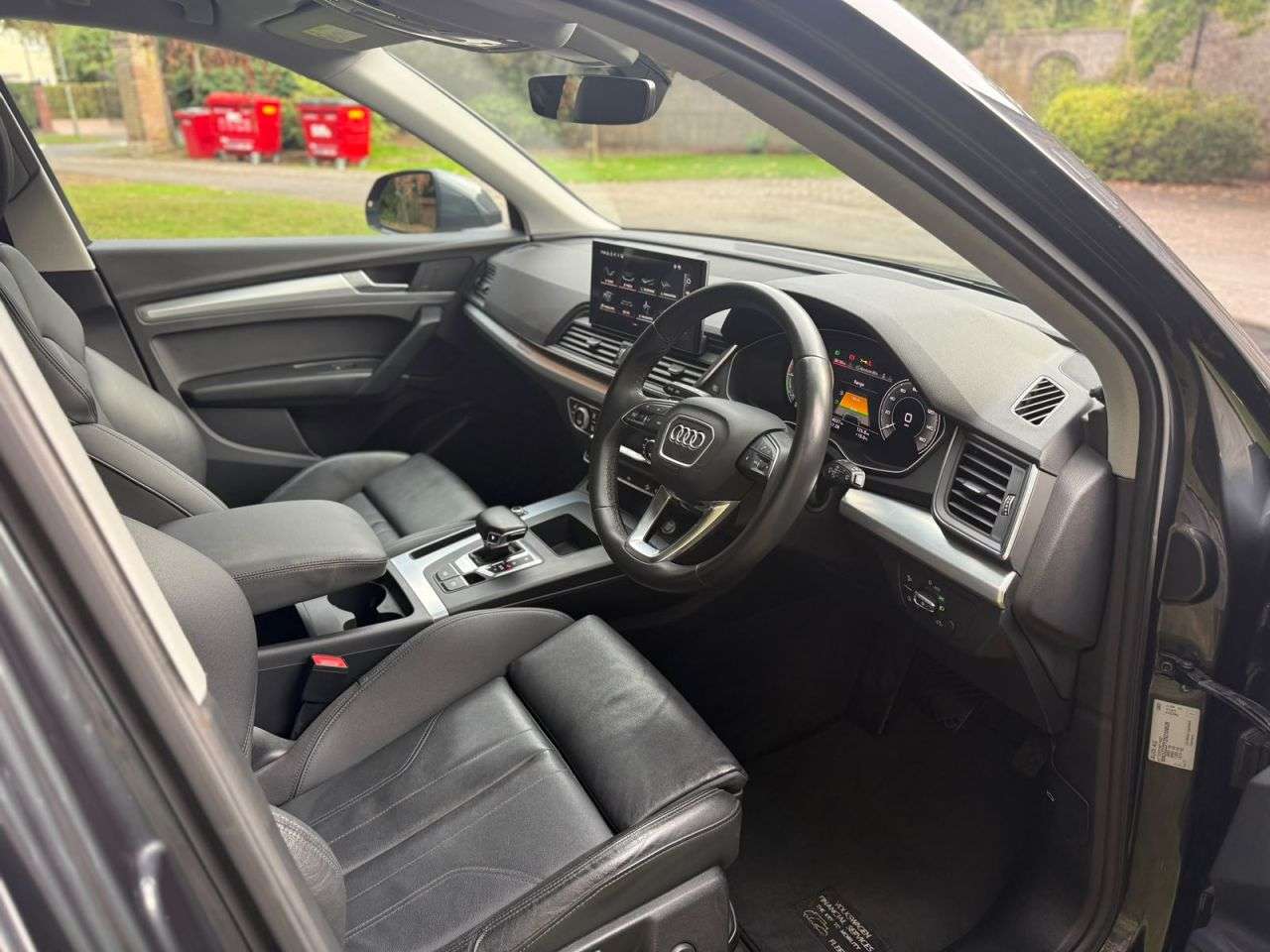 A 2022 AUDI Q5 2.0 TFSIe 50 Sport SUV 5dr Petrol Plug-in Hybrid S Tronic quattro Euro 6 (s A 2022 AUDI Q5 2.0 TFSIe 50 Sport SUV 5dr Petrol Plug-in Hybrid S Tronic quattro Euro 6 (s