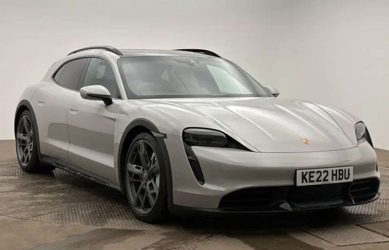A 2022 PORSCHE TAYCAN Performance Plus 93.4kWh Turbo Cross Turismo 5dr Electric Auto 4WD (11kW Ch A 2022 PORSCHE TAYCAN Performance Plus 93.4kWh Turbo Cross Turismo 5dr Electric Auto 4WD (11kW Ch