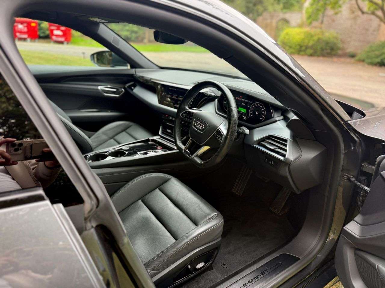 A 2022 AUDI E-TRON GT 93.4kWh Saloon 4dr Electric Auto quattro (476 ps) A 2022 AUDI E-TRON GT 93.4kWh Saloon 4dr Electric Auto quattro (476 ps)