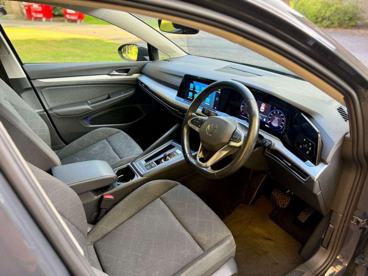 A 2023 VOLKSWAGEN GOLF 1.5 eTSI MHEV Life Hatchback 5dr Petrol Hybrid DSG Euro 6 (s/s) (150 ps) A 2023 VOLKSWAGEN GOLF 1.5 eTSI MHEV Life Hatchback 5dr Petrol Hybrid DSG Euro 6 (s/s) (150 ps)