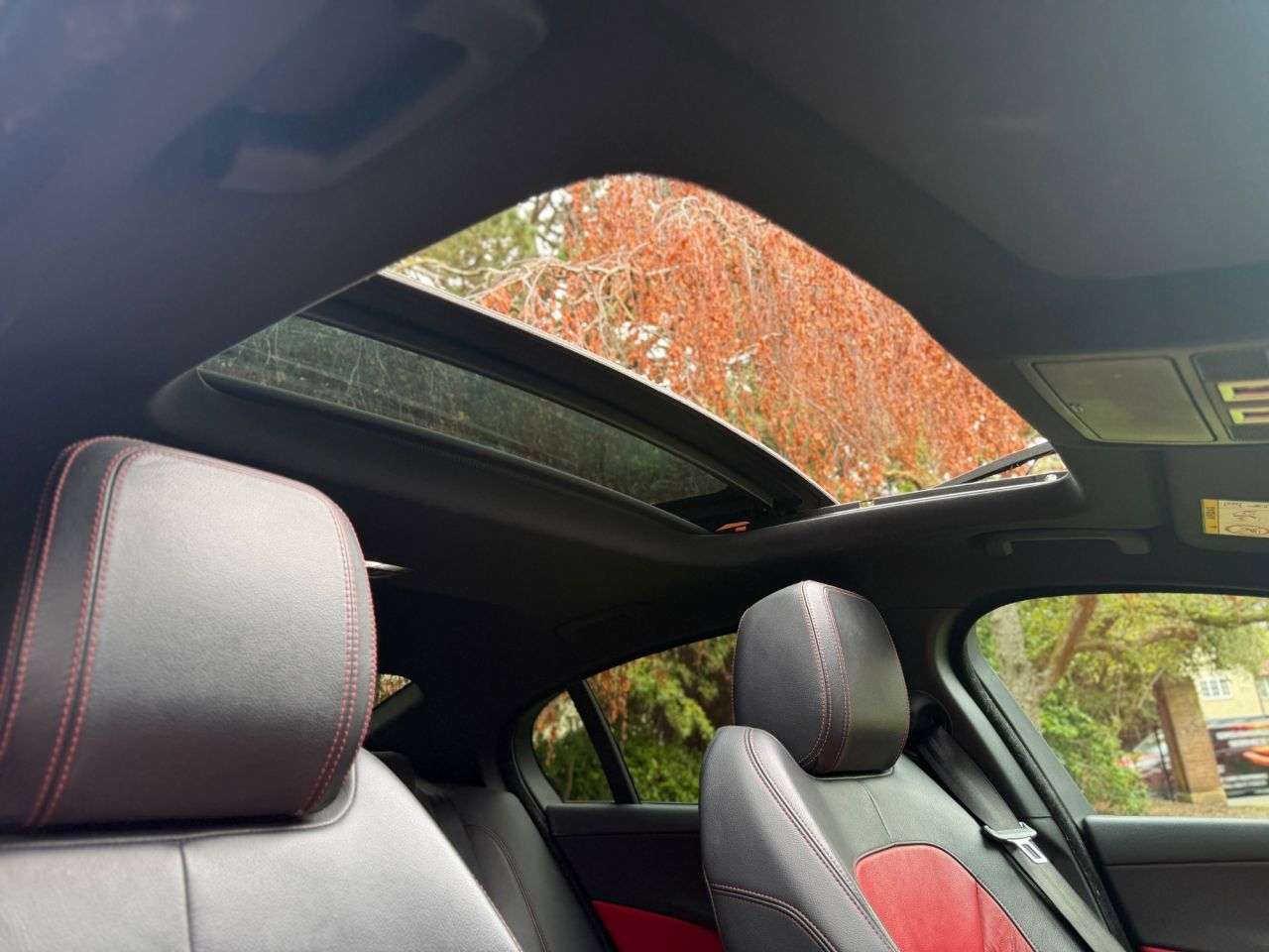 2016 JAGUAR XE 2016 JAGUAR XE